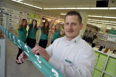pedicab Ithaca drag Deichmann opens new store in Chatham - Future Chatham
